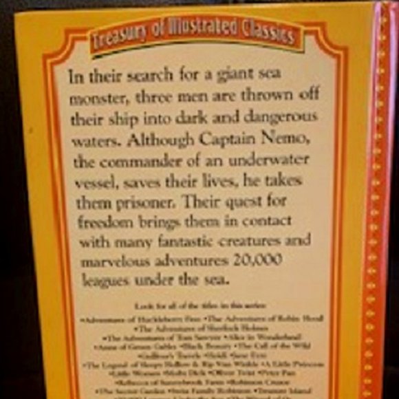 Jules Verne: 20,000 Leagues Under The Sea Hardcover - Picture 3 of 3